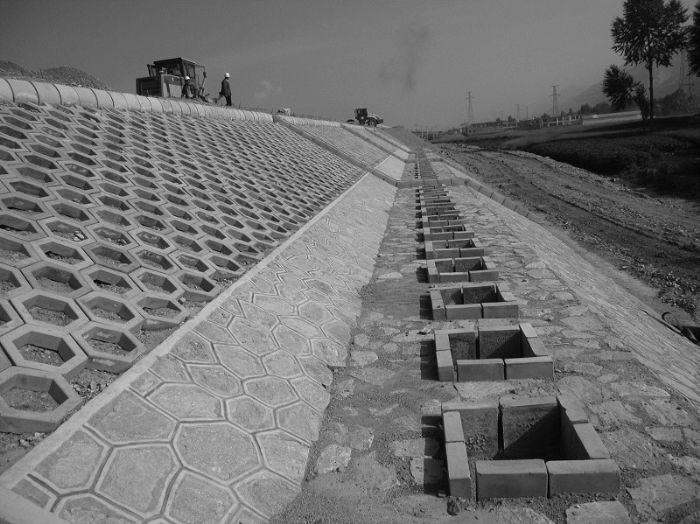 内实外美的路基附属工程<br />