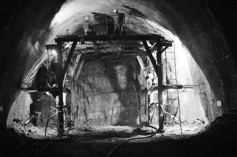 隧道光爆作业<br />