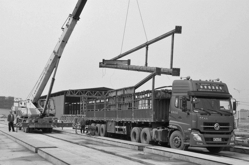 工地材料吊装<br />