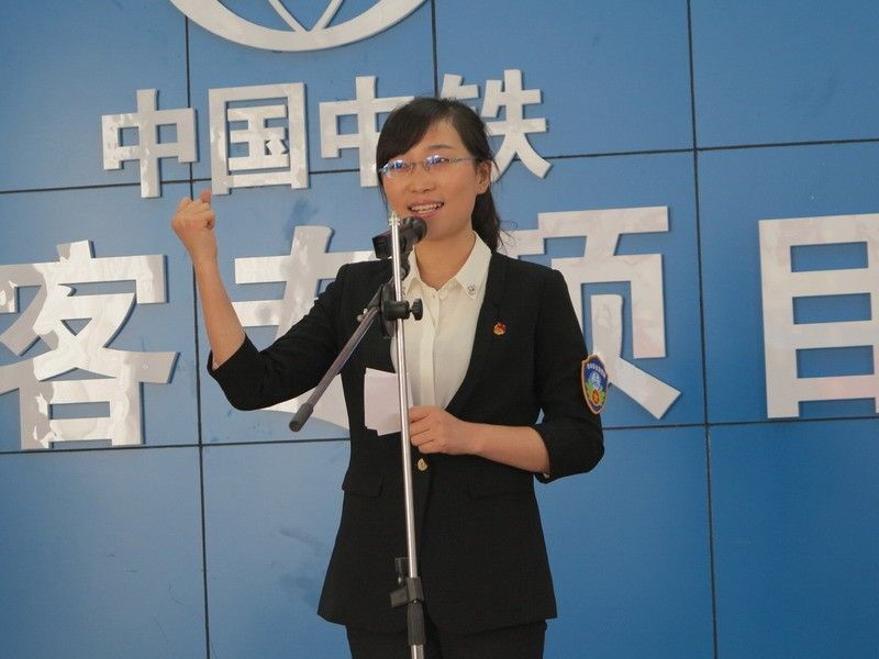 选手刘艳的演讲声情并茂<br />