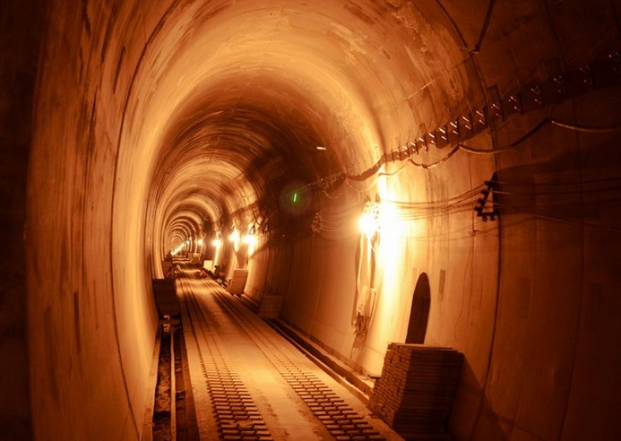 内实外光的隧道衬砌<br />