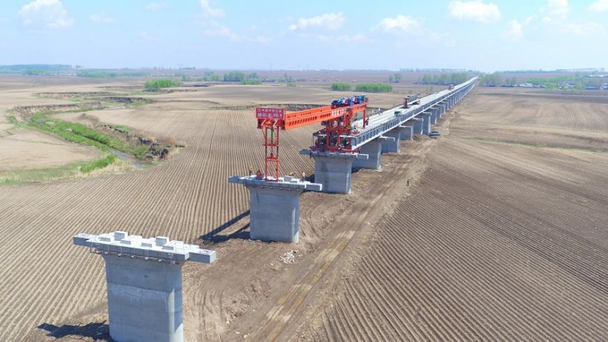 枷板河特大桥架梁<br />