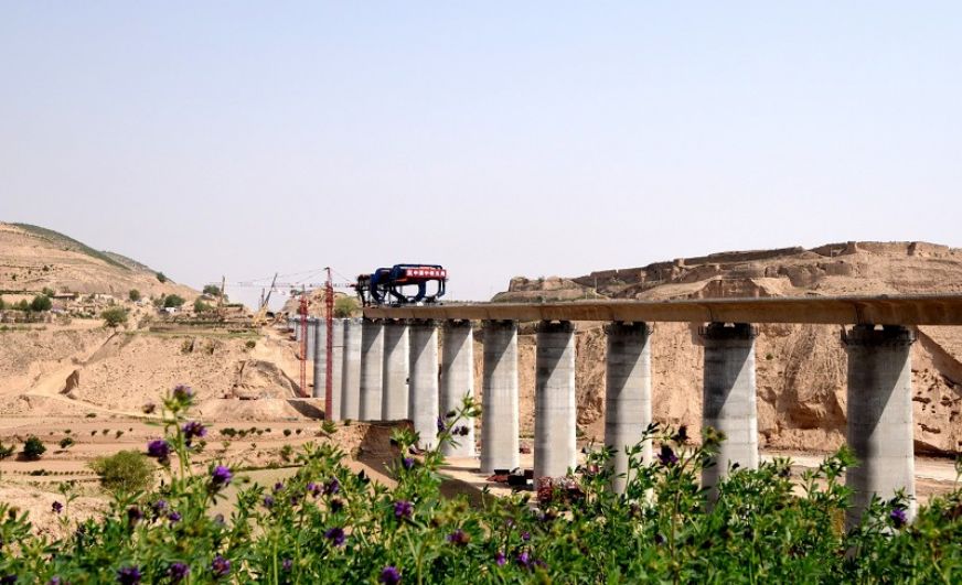 罗山川特大桥<br />