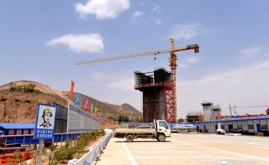 山城堡特大桥百米连续梁<br />