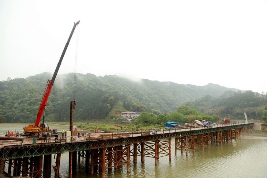 九龙溪大桥栈桥施工<br />