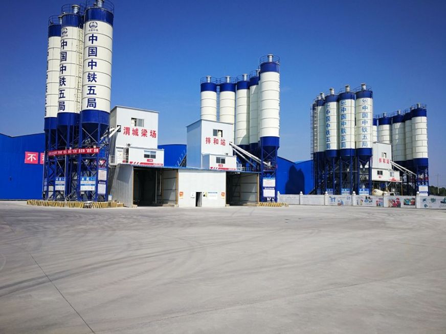 建成的标准化管理示范拌和站<br />