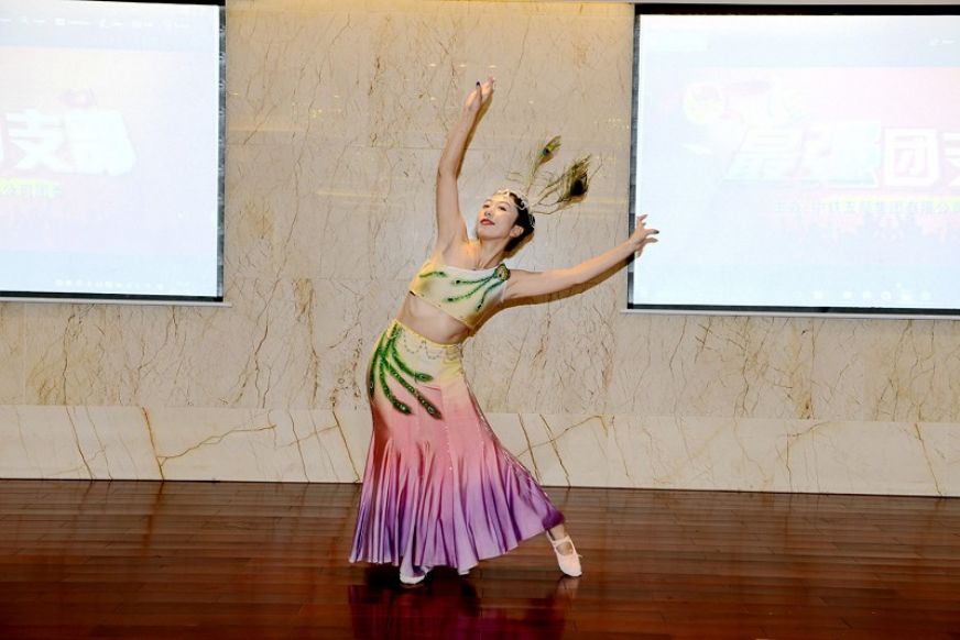 “最强团支部”才艺表演<br />