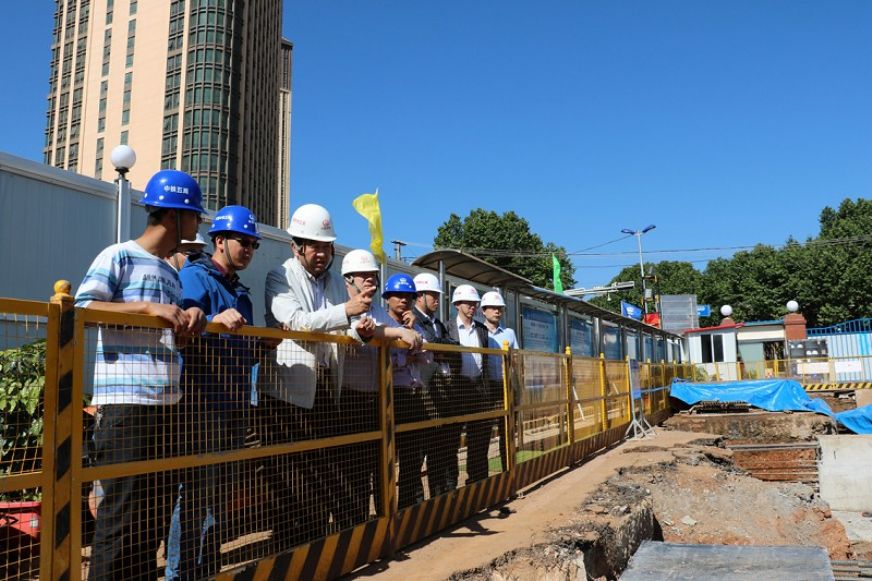 中铁开投总经理张润文检查指导工作<br />