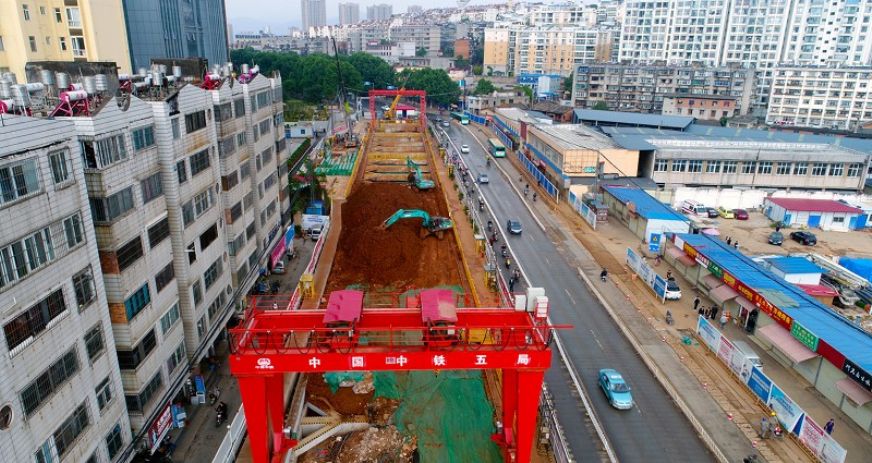 金鼎山站主体结构施工<br />