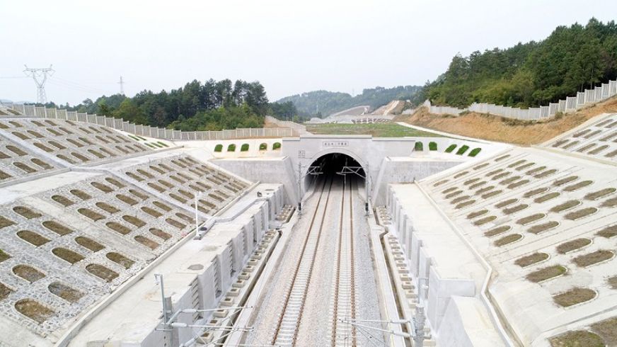 油边岭隧道<br />