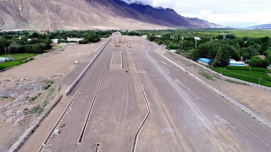 泽当车站<br /> 泽当车站<br />