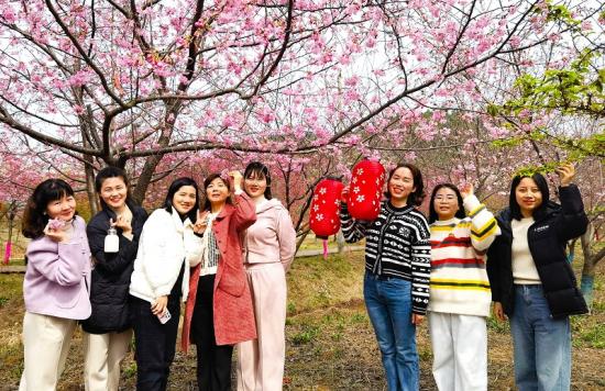 湘潭指挥部组织开展踏青赏花活动。