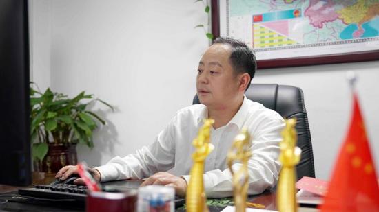 杨树良，六公司党委工作部部长。他积极探索区域党建新模式，设立党建创新工作室，推进项目党建与项目管理融合，总结提炼出多项基层党建案例成果。他经常深入项目，多次组织策划重大新闻宣传活动，屡次在国家级新闻媒体上报道，树立了企业良好社会形象。他弘扬“开路先锋”文化，总结提炼“铺架王牌军”子文化体系，为企业高质量发展注入强劲文化动力。