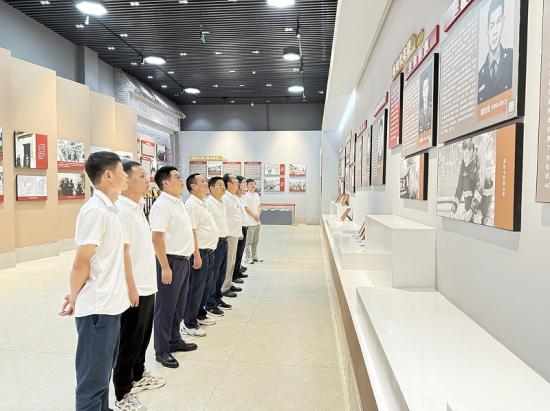 六公司深圳片区第一党支部党员参观革命烈士纪念馆